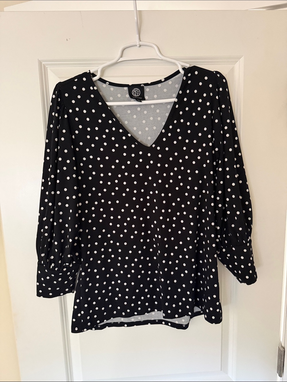 bobeau Black and White Polka Dot V-Neck Blouse